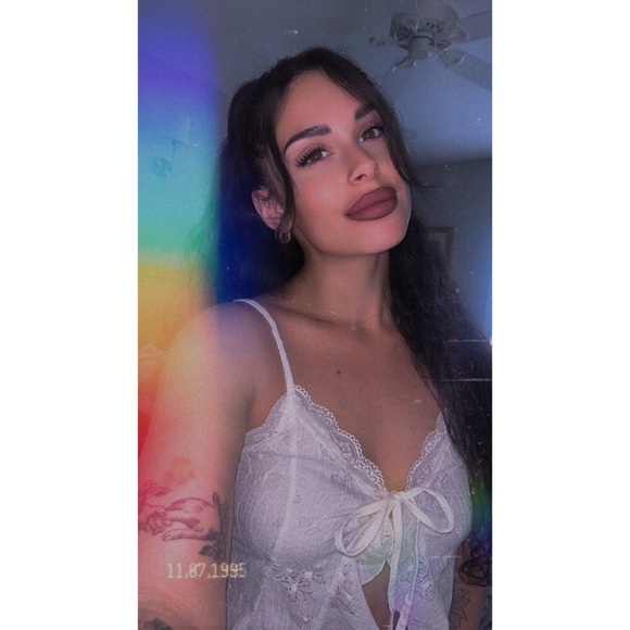 Meet your Posher, Brianna - Picture 4 of 6